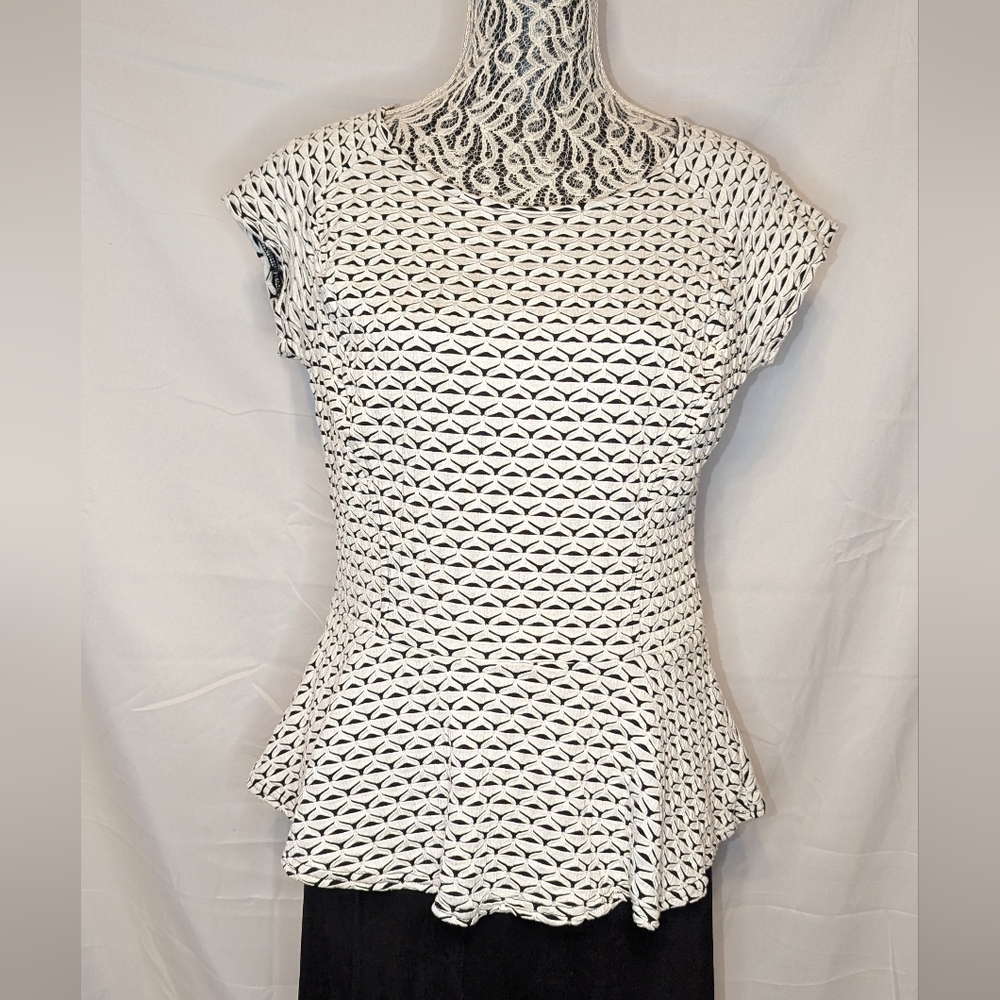 Worthington Black & White Top!